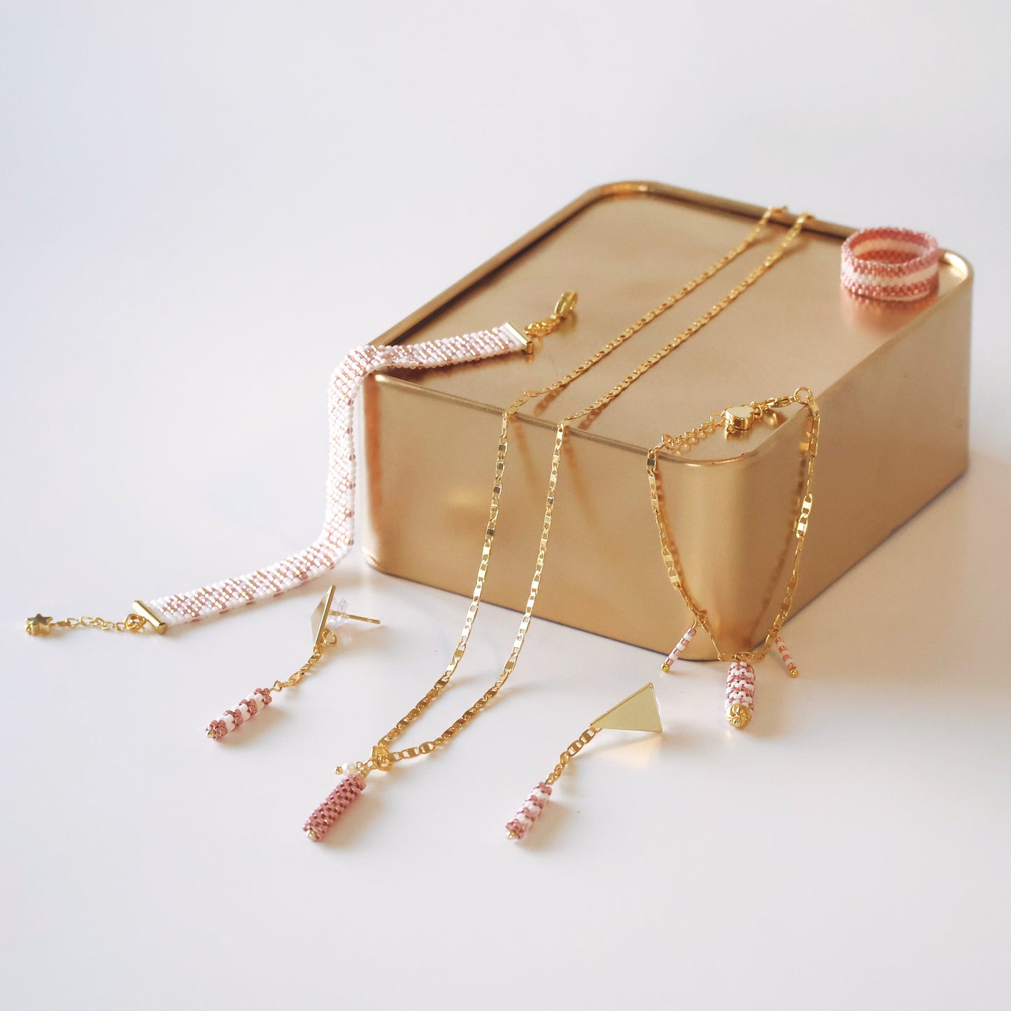 Olivia Delicate Bracelet - Pink