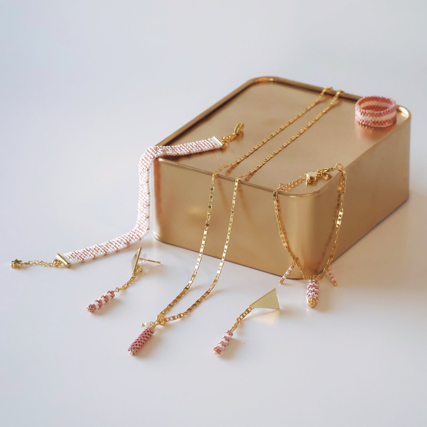 Olivia Delicate Earrings - Pink