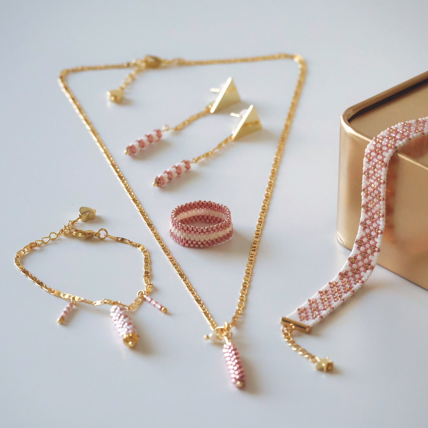 Olivia Delicate Bracelet - Pink