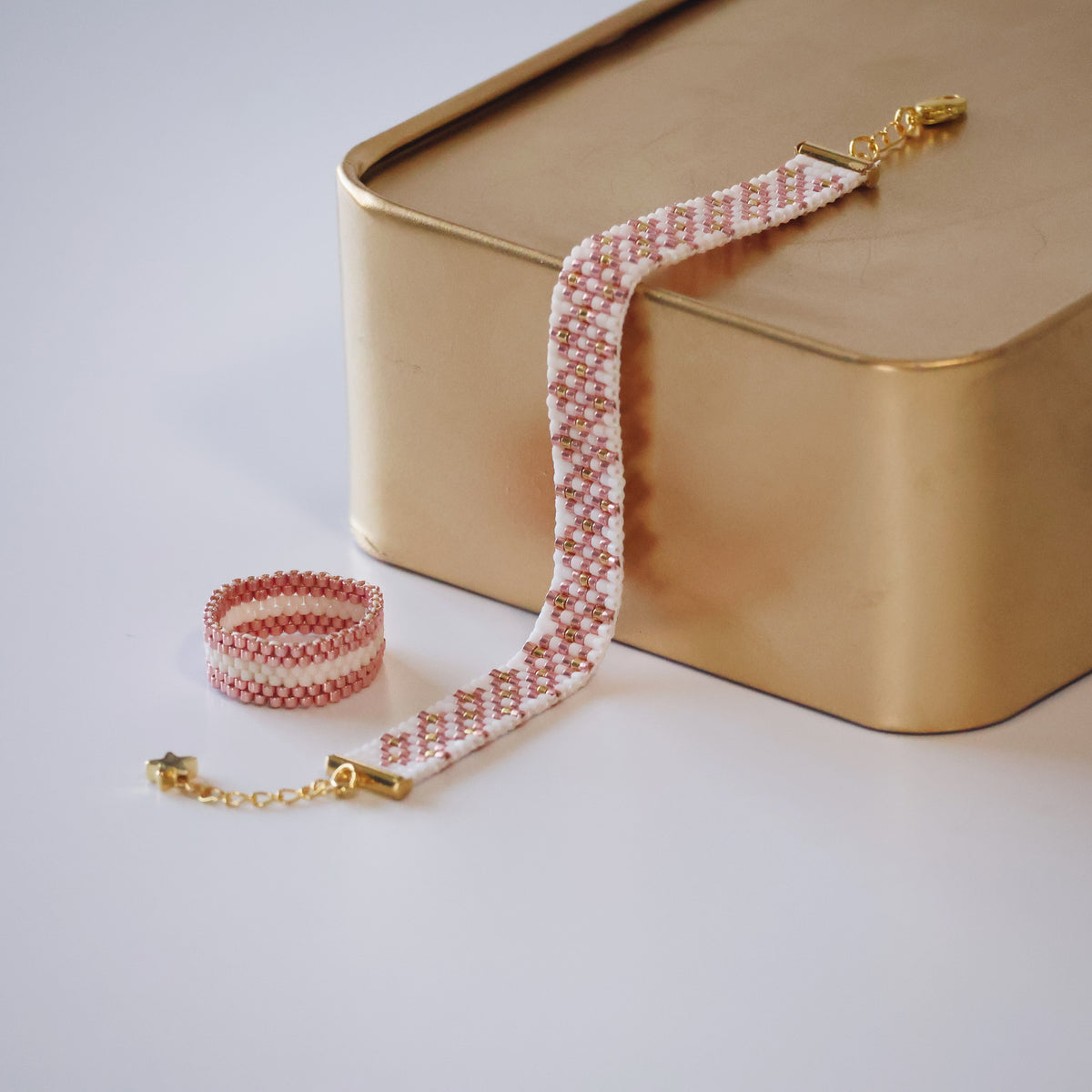 Madeleine Minimalist Bracelet - Pink