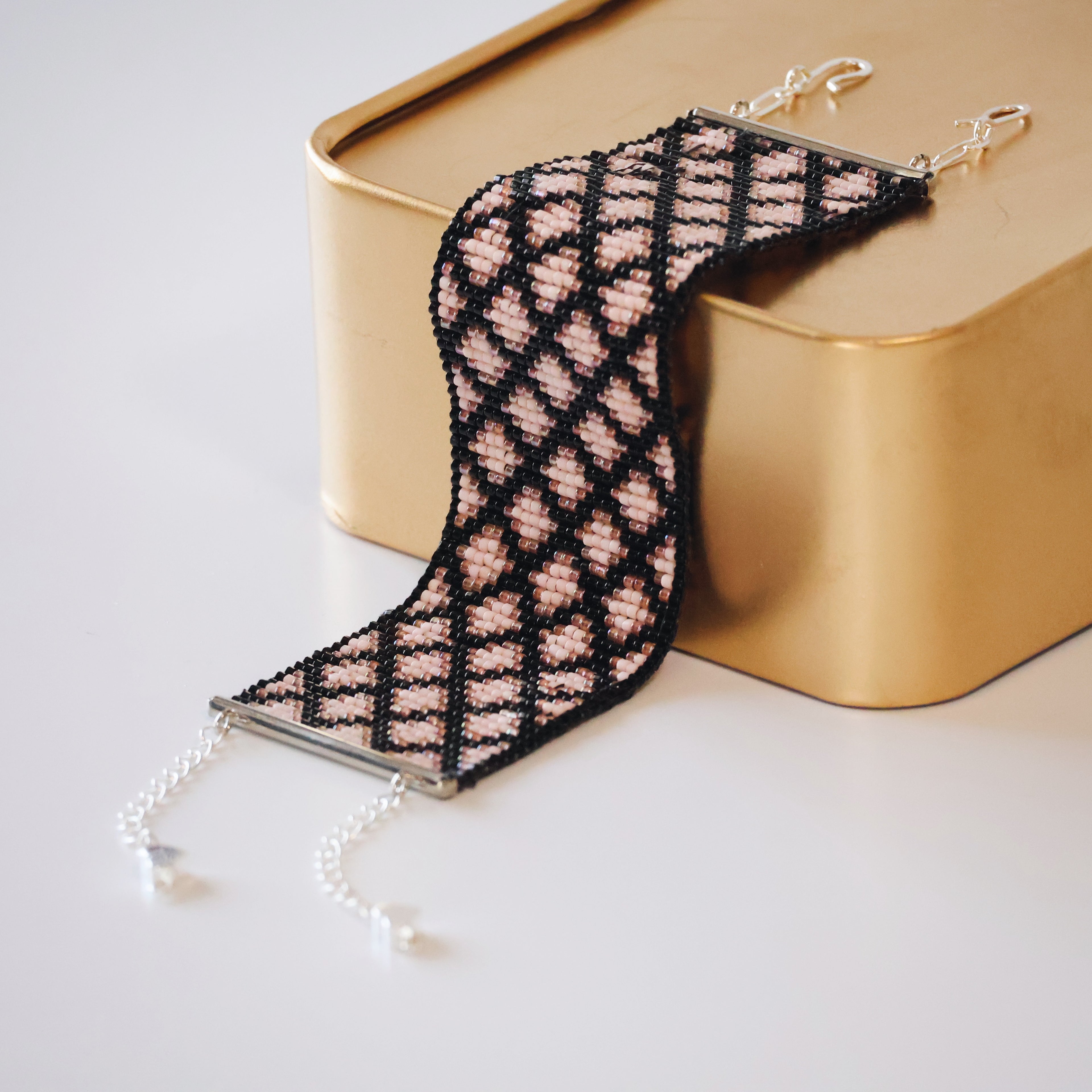 Elizabeth Bold Bracelet - Pink