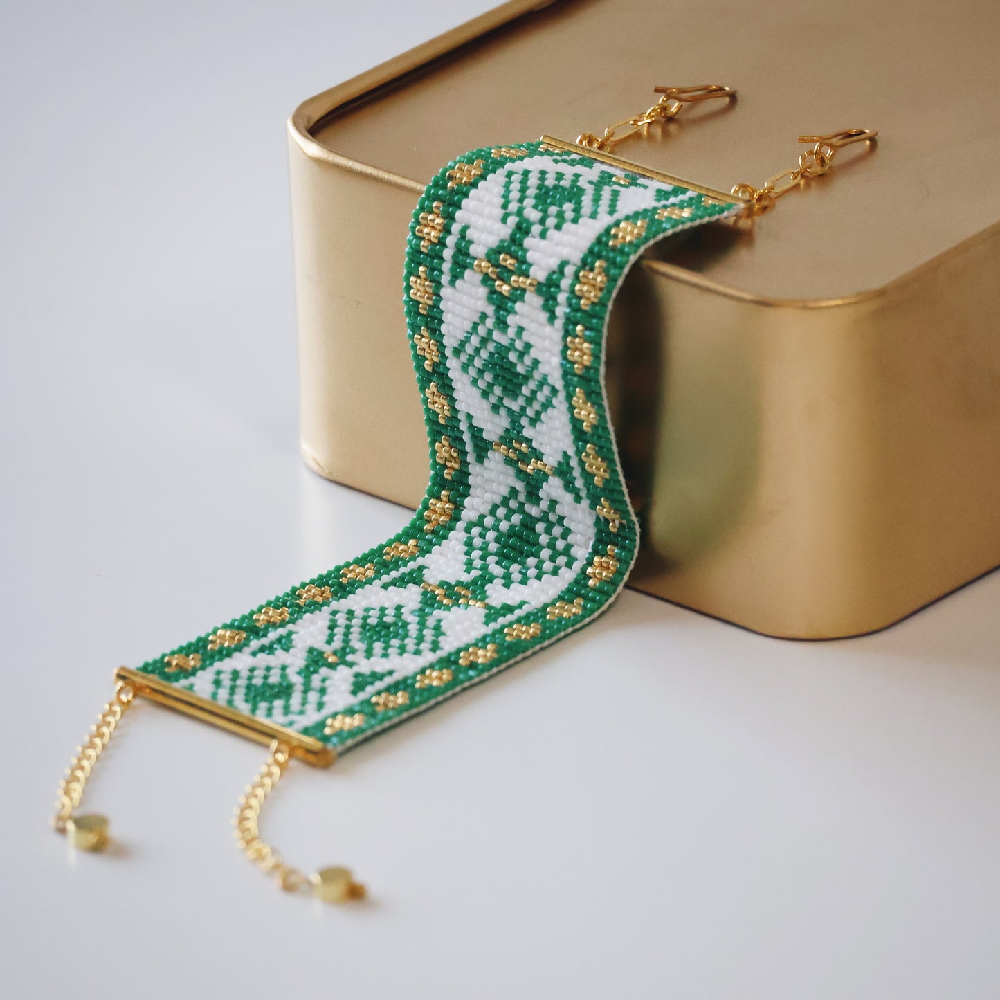 Madhavi Bold Bracelet