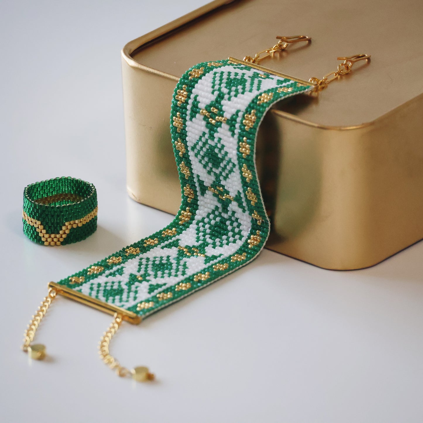 Madhavi Bold Bracelet