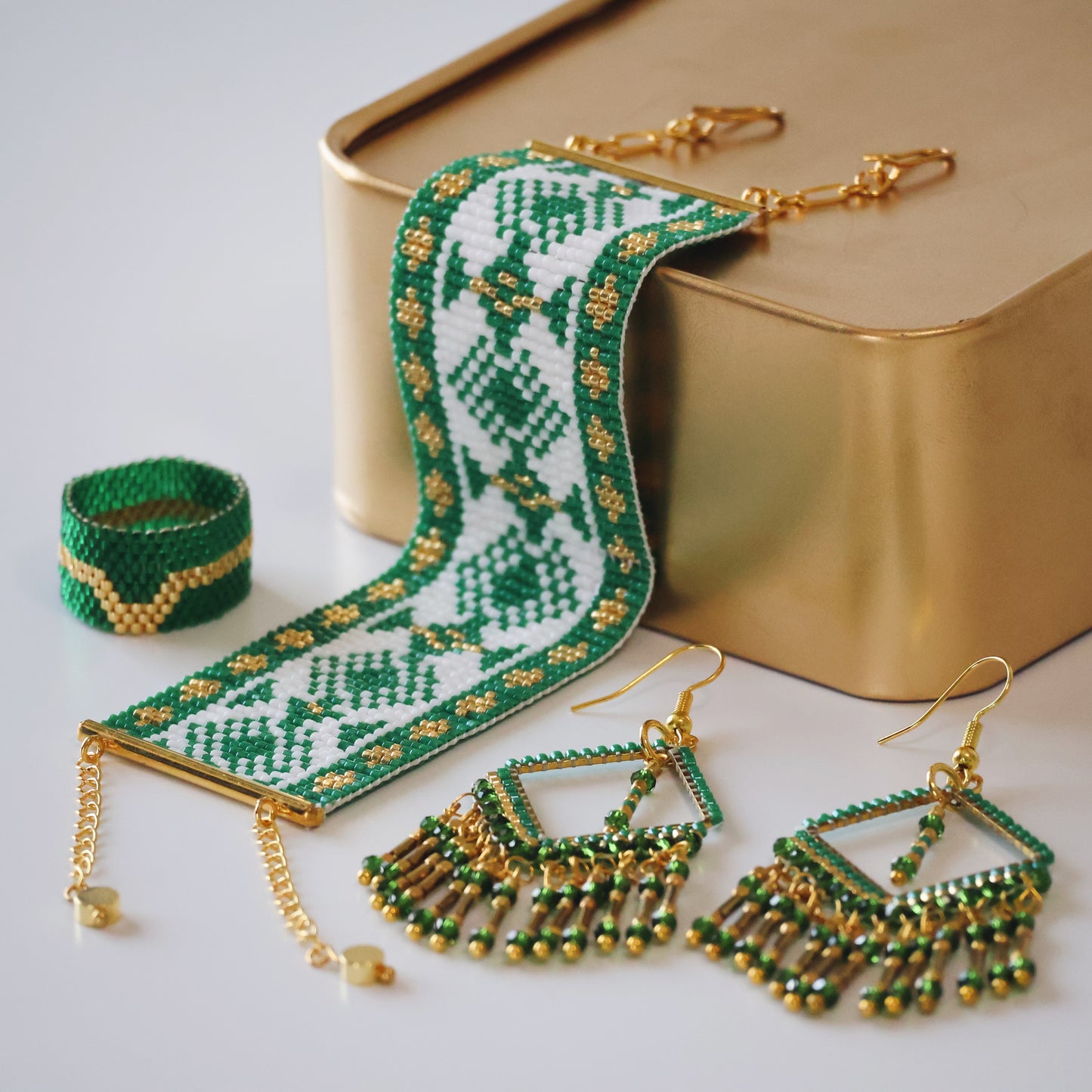 Madhavi Bold Bracelet