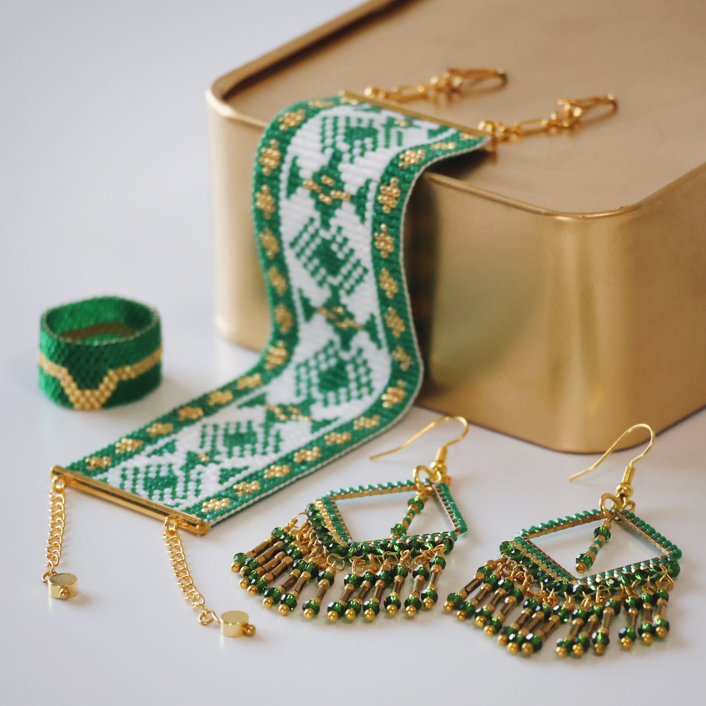 Madhavi Bold Bracelet