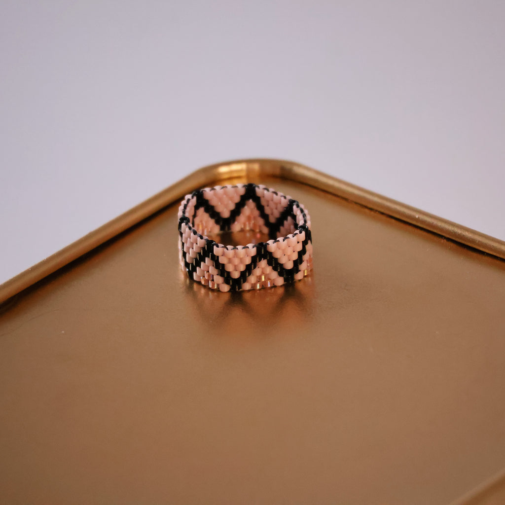 Elizabeth Minimalist Ring - Pink