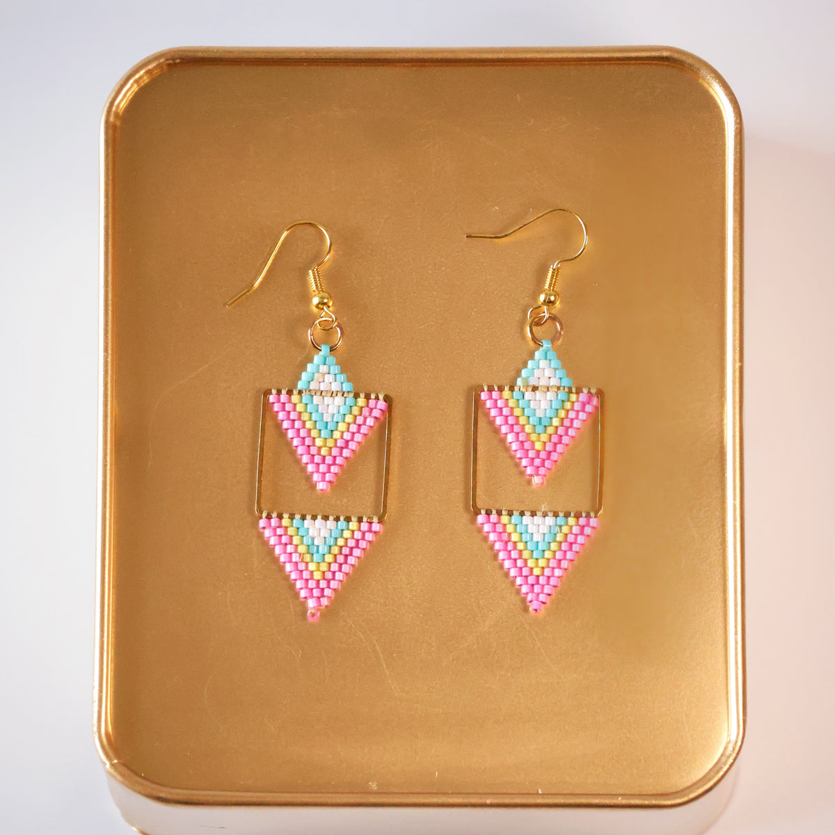 Joni Minimalist Earrings - Pink