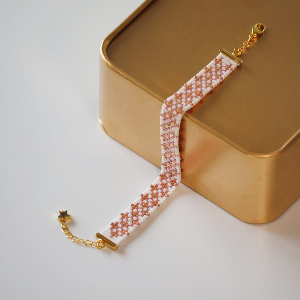 Madeleine Minimalist Bracelet - Pink