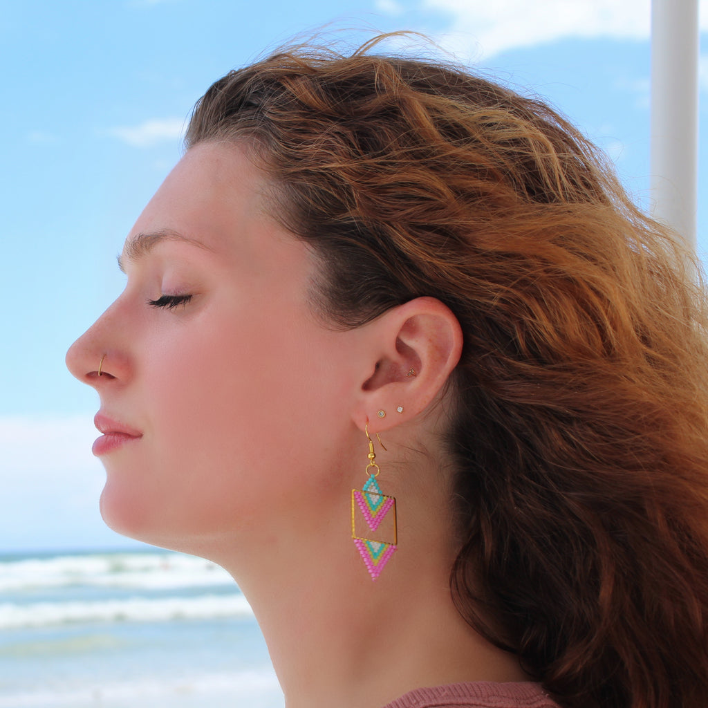 Joni Minimalist Earrings - Pink