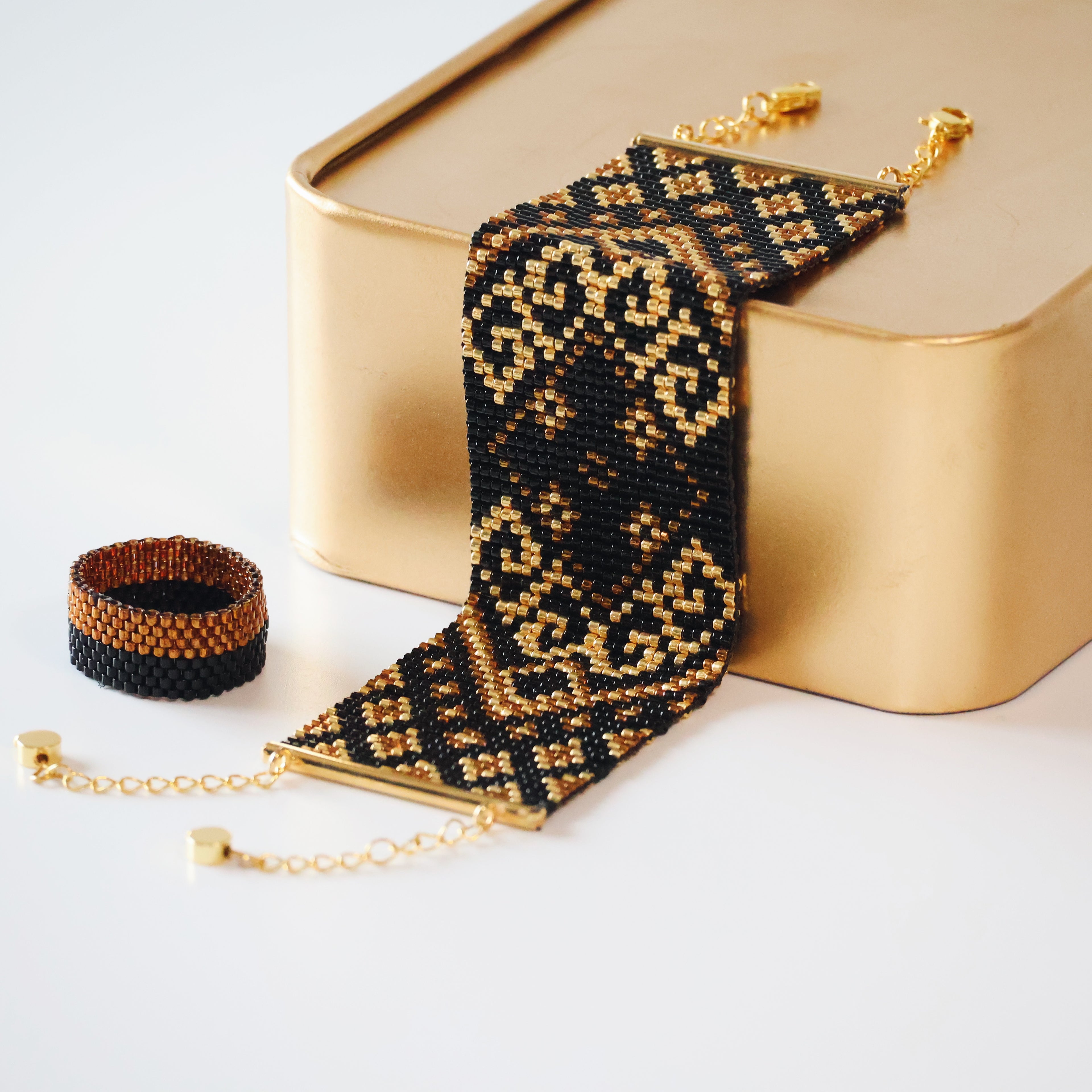 Kanta Bold Bracelet - Black