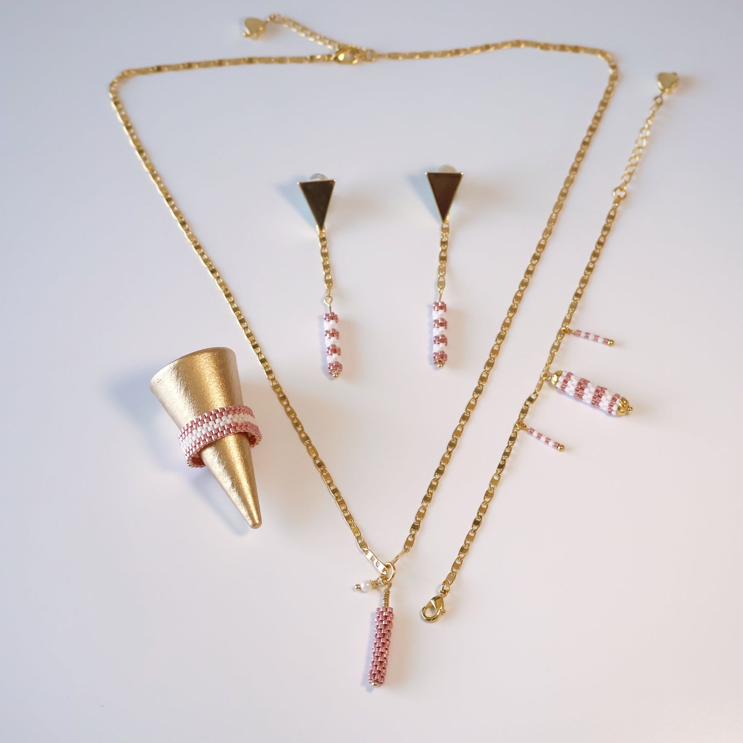 Olivia Delicate Necklace - Pink