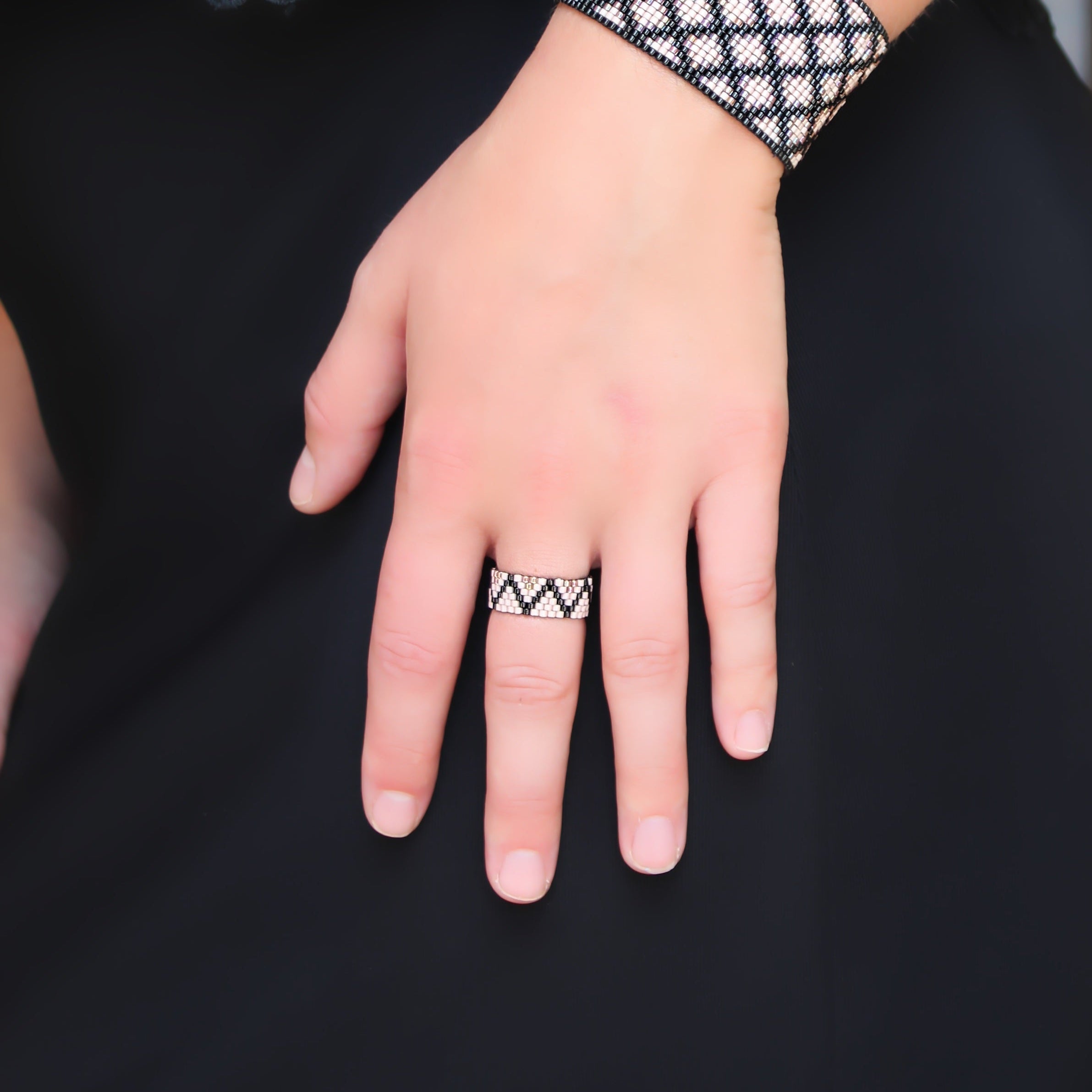 Elizabeth Minimalist Ring - Pink