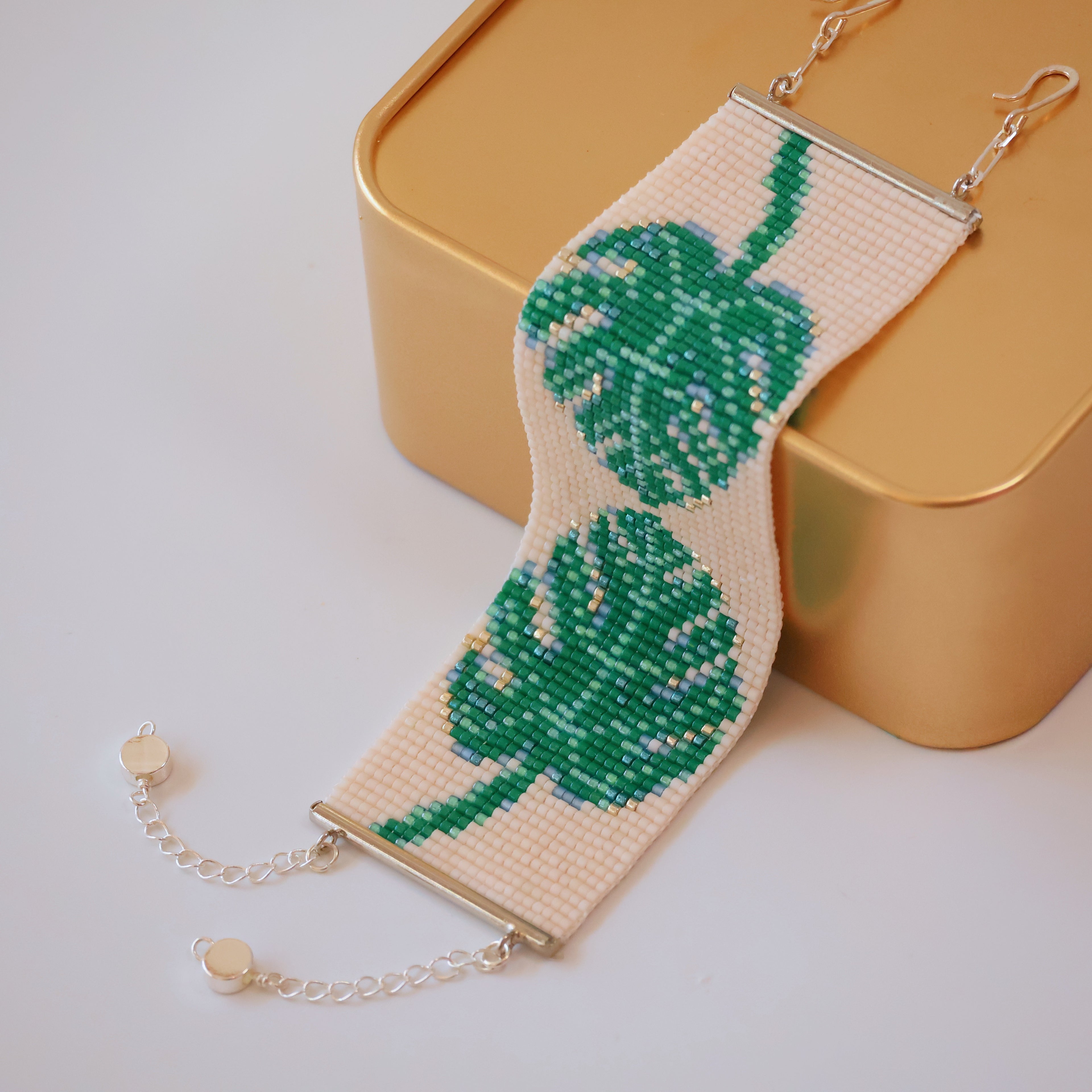 Dyah Bold Bracelet