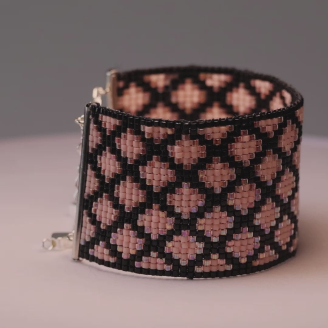 Elizabeth Bold Bracelet - Pink