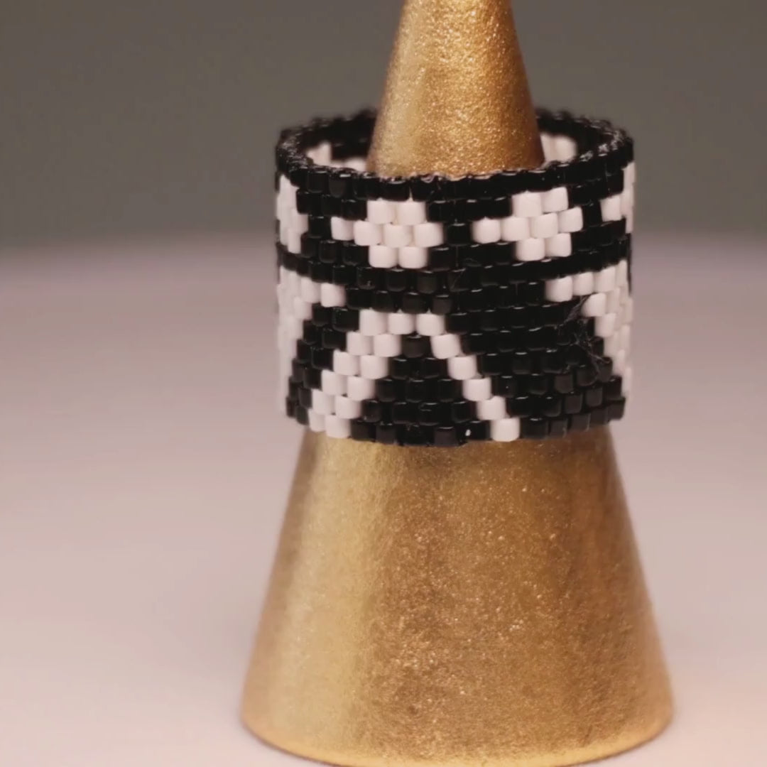 Jane Bold Ring - Black