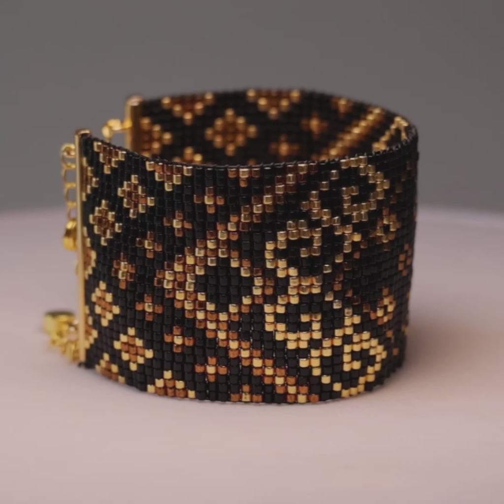 Kanta Bold Bracelet - Black